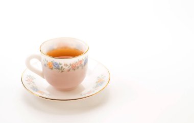 Beyaz arkaplanda çay fincanı