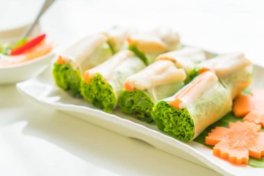 şehriye rulo Vietnam tarzı