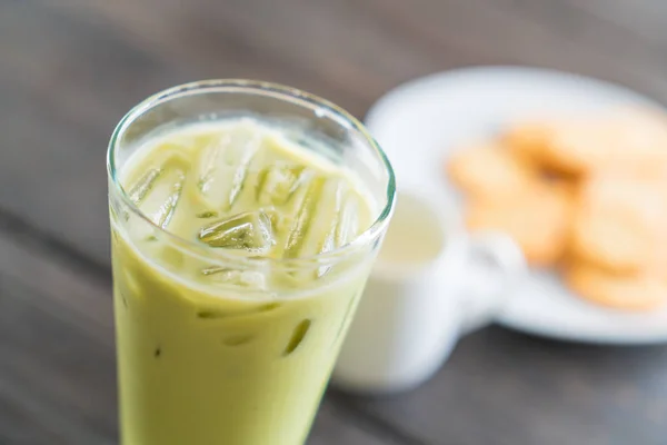 Iced matcha latte — Stock Photo, Image