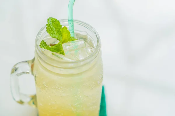 Honig-Zitronenlimonade — Stockfoto