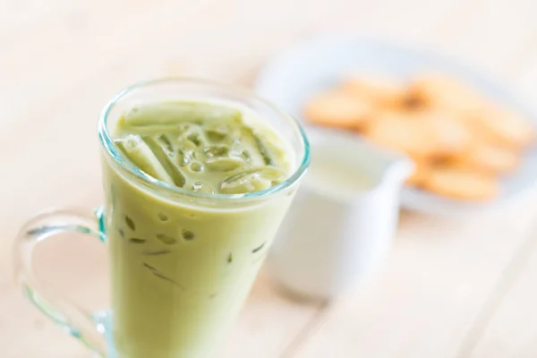 Iced matcha latte — Stock Photo, Image