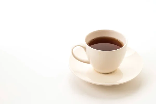 Taza de té sobre fondo blanco —  Fotos de Stock