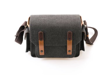 Kamera çantası beyaz arkaplanda