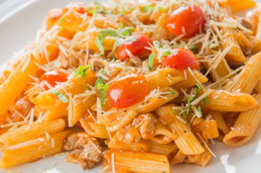 Domates soslu makarna.