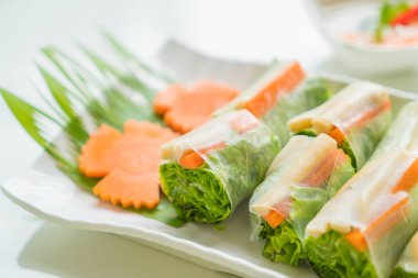 şehriye rulo Vietnam tarzı