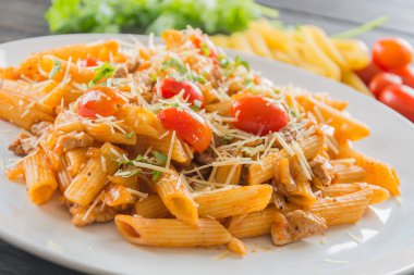 Domates soslu makarna.