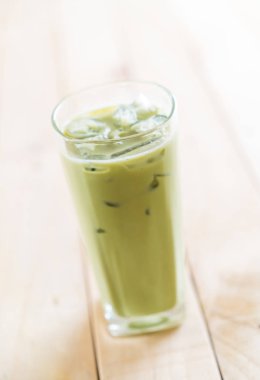 buzlu matcha latte