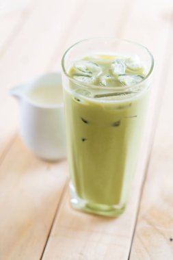 buzlu matcha latte