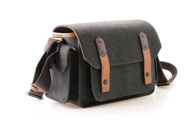 beyaz üzerine kamera çantası