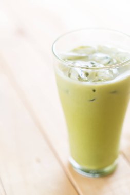 buzlu matcha latte