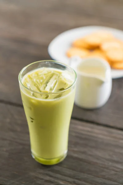 Iced matcha latte — Stock Photo, Image