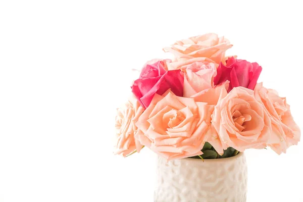 Ramo de rosas en blanco —  Fotos de Stock