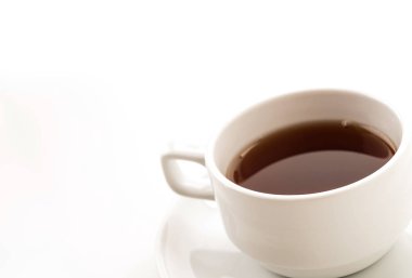 Beyaz arkaplanda çay fincanı