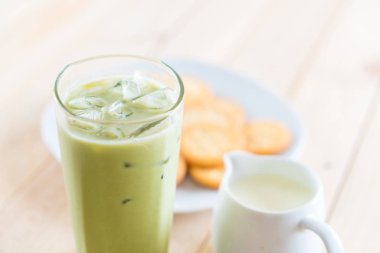 buzlu matcha latte