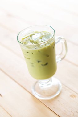 buzlu matcha latte