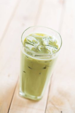 buzlu matcha latte