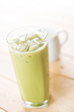 buzlu matcha latte