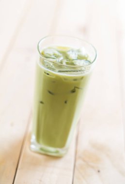 buzlu matcha latte
