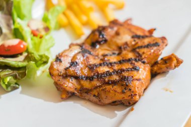 Izgara tavuk biftek