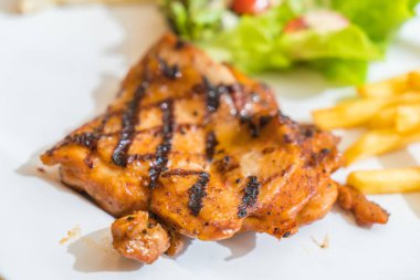 Izgara tavuk biftek