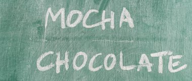 siyah tahtaya çizilen mocha