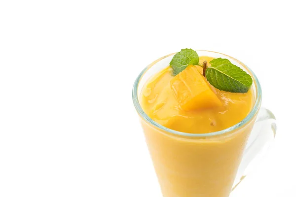 Свежий коктейль из манго — стоковое фото