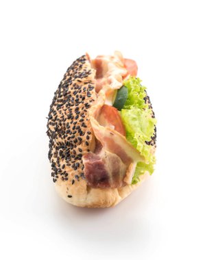 domuz eti ve sebze ile sandviç