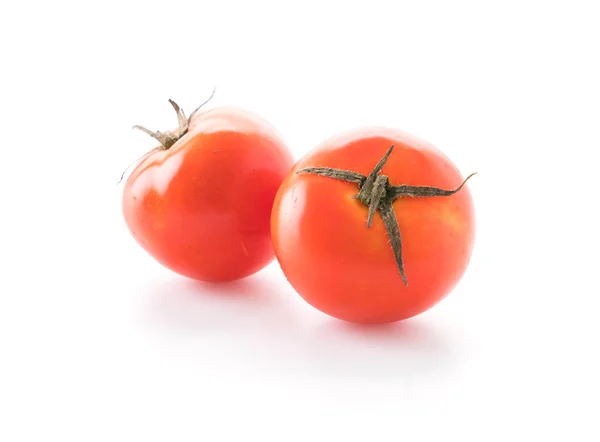 Tomate fresco sobre fundo branco — Fotografia de Stock