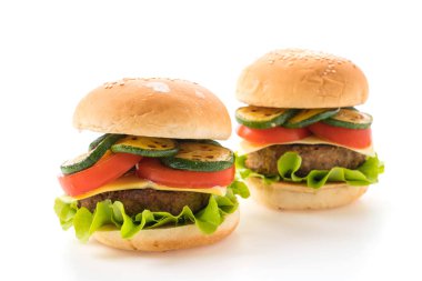 Beyaz arka planda hamburger - Amerikan yemeği