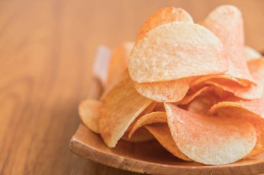 Tabakta patates cipsi