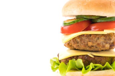 Beyaz arka planda hamburger - Amerikan yemeği