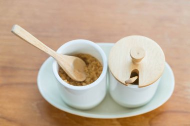 Esmer ve beyaz şeker