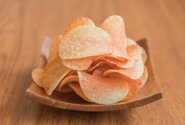 Tabakta patates cipsi