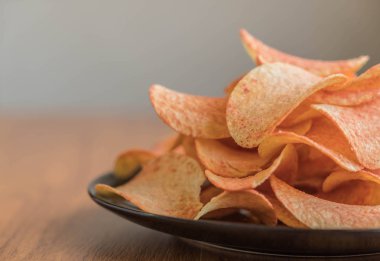 Tabakta patates cipsi