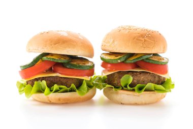 Beyaz arka planda hamburger - Amerikan yemeği