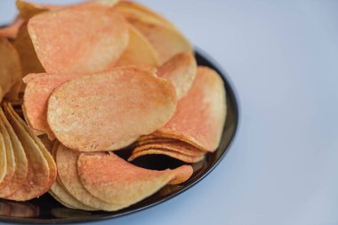 Tabakta patates cipsi