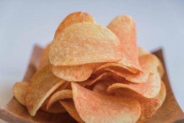 Tabakta patates cipsi