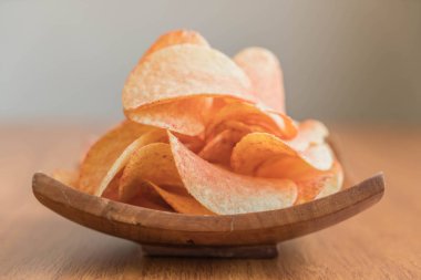 Tabakta patates cipsi