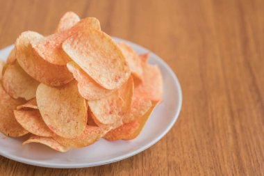 Tabakta patates cipsi