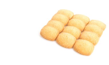 Beyaz arkaplanda tereyağlı kurabiye