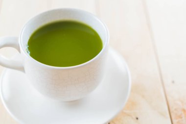 Tahta zemin üzerinde sıcak kibrit - Klasik film filtresi ile yumuşak odak