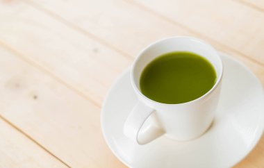 Tahta zemin üzerinde sıcak kibrit - Klasik film filtresi ile yumuşak odak