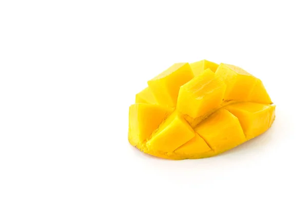 Färsk mango på vit bakgrund — Stockfoto