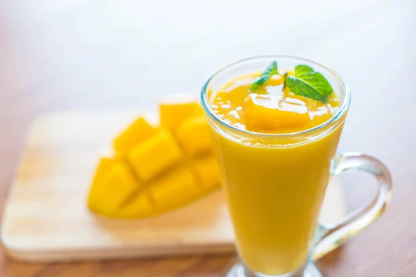 Frullato di mango fresco — Foto Stock