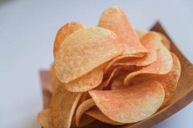 Tabakta patates cipsi