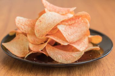 Tabakta patates cipsi