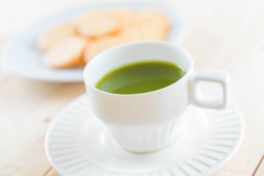 Tahta zemin üzerinde sıcak kibrit - Klasik film filtresi ile yumuşak odak