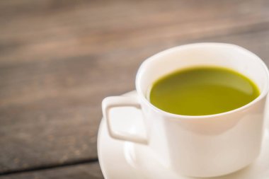 Tahta zemin üzerinde sıcak kibrit - Klasik film filtresi ile yumuşak odak