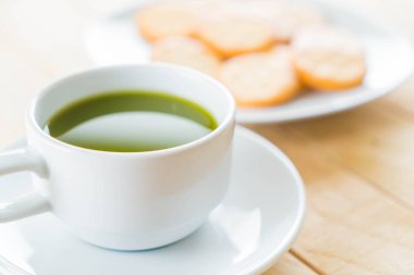 Tahta zemin üzerinde sıcak kibrit - Klasik film filtresi ile yumuşak odak