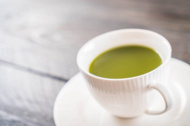 Tahta zemin üzerinde sıcak kibrit - Klasik film filtresi ile yumuşak odak